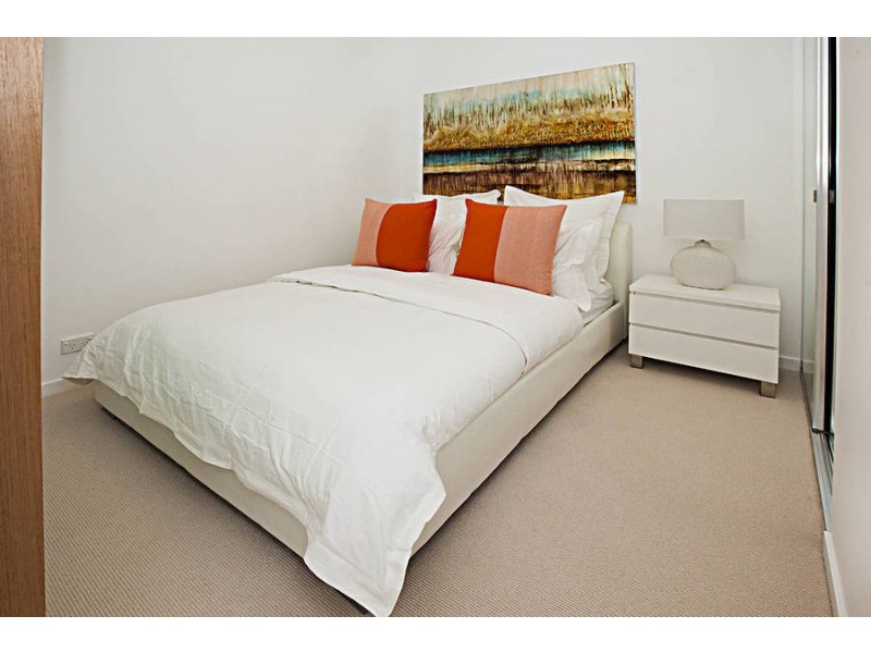 806N / 241 Harbour Esplanade, Docklands VIC 3008