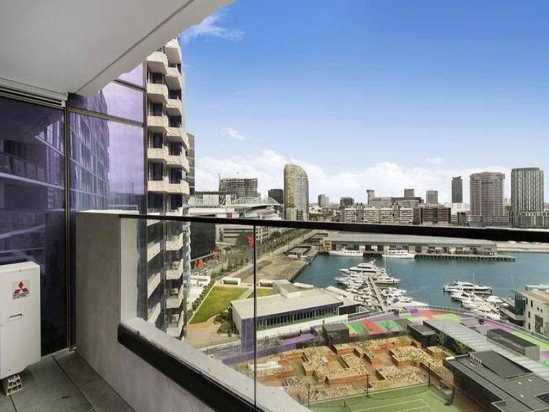 2708N / 231  Harbour Esplanade, Docklands VIC 3008