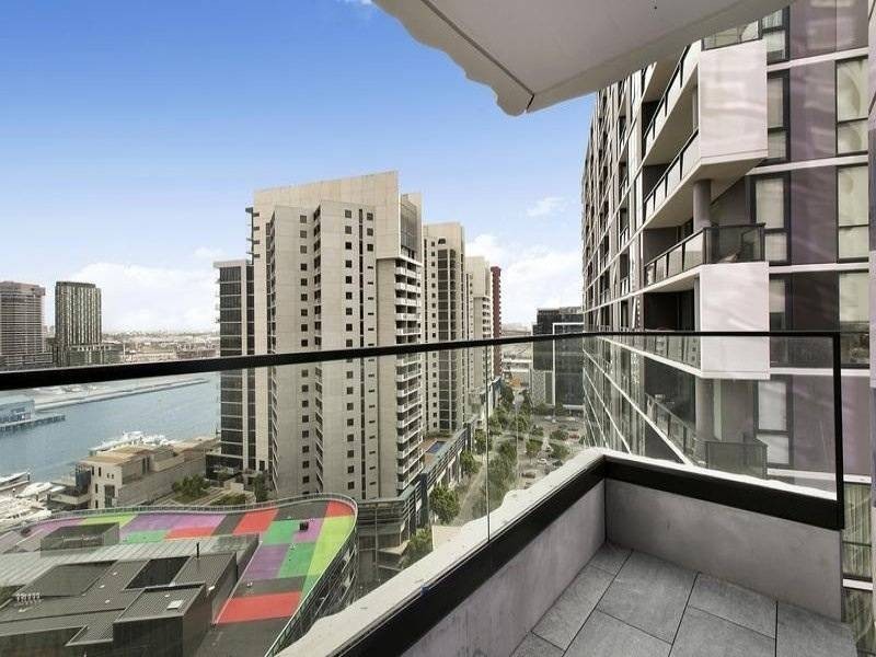 2708N / 231  Harbour Esplanade, Docklands VIC 3008