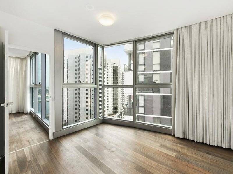 2708N / 231  Harbour Esplanade, Docklands VIC 3008