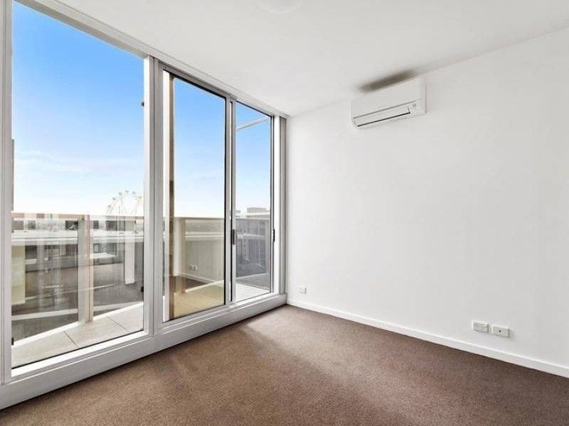 2708N / 231  Harbour Esplanade, Docklands VIC 3008