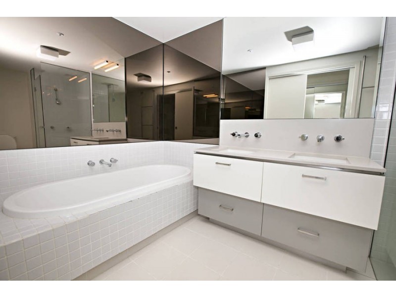 2102/50 Lorimer Street, Docklands VIC 3008