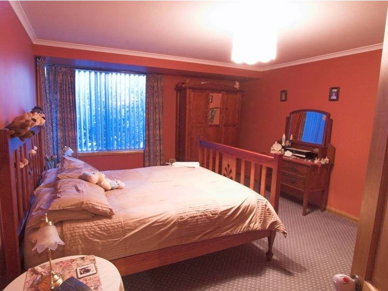 33 Chardonnay Drive, Berriedale TAS 7011