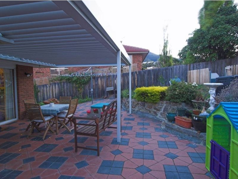 33 Chardonnay Drive, Berriedale TAS 7011