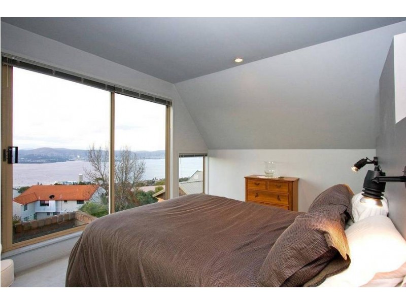 16 Invercargill Road, Mount Nelson TAS 7007