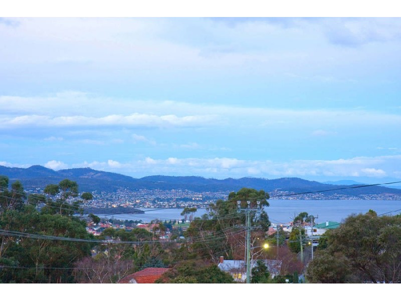 25 Clift Street, Mount Stuart TAS 7000