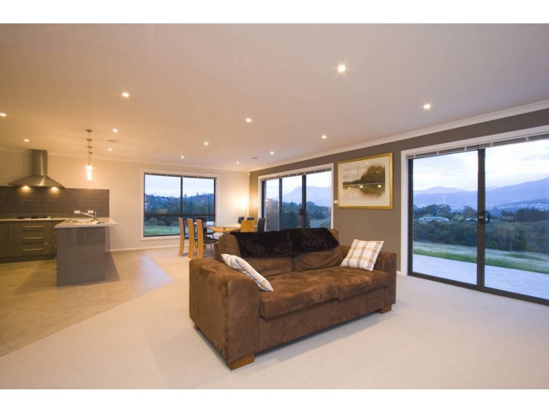 8 Rachel Crescent, Old Beach TAS 7017