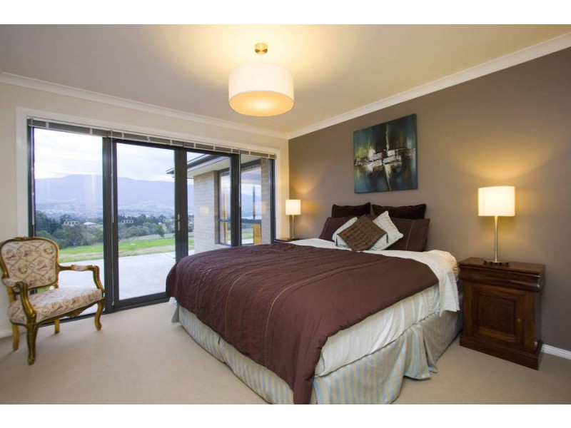 8 Rachel Crescent, Old Beach TAS 7017