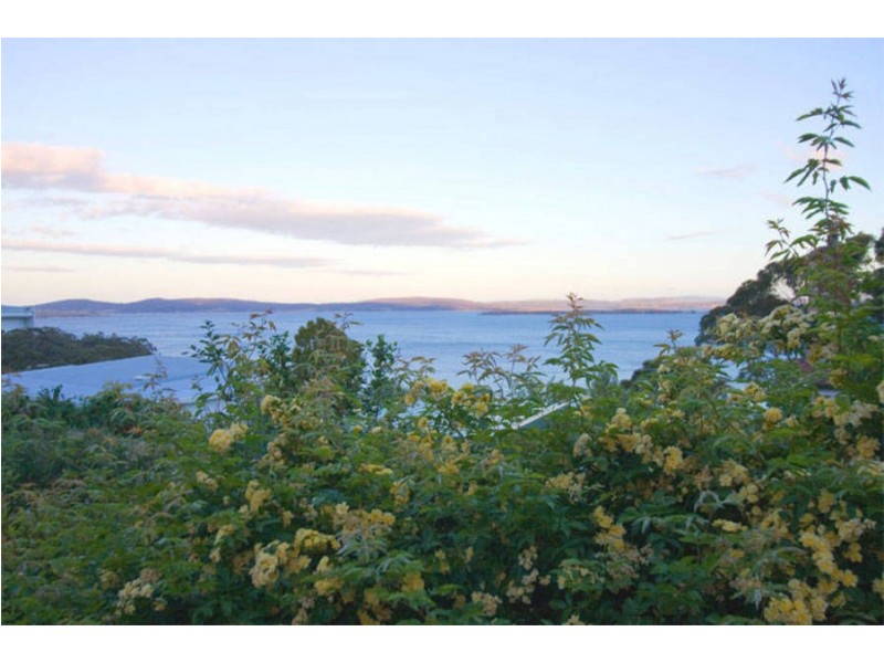 216 Channel Highway, Taroona TAS 7053