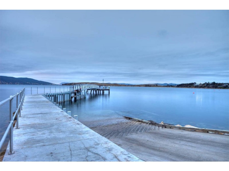 28 Pier Road, Opossum Bay TAS 7023