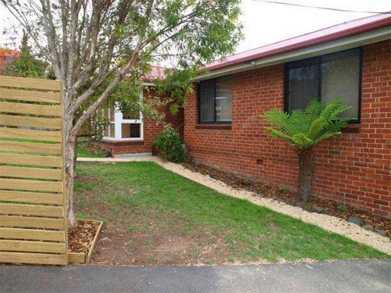 1 Moss Park Drive, New Town TAS 7008