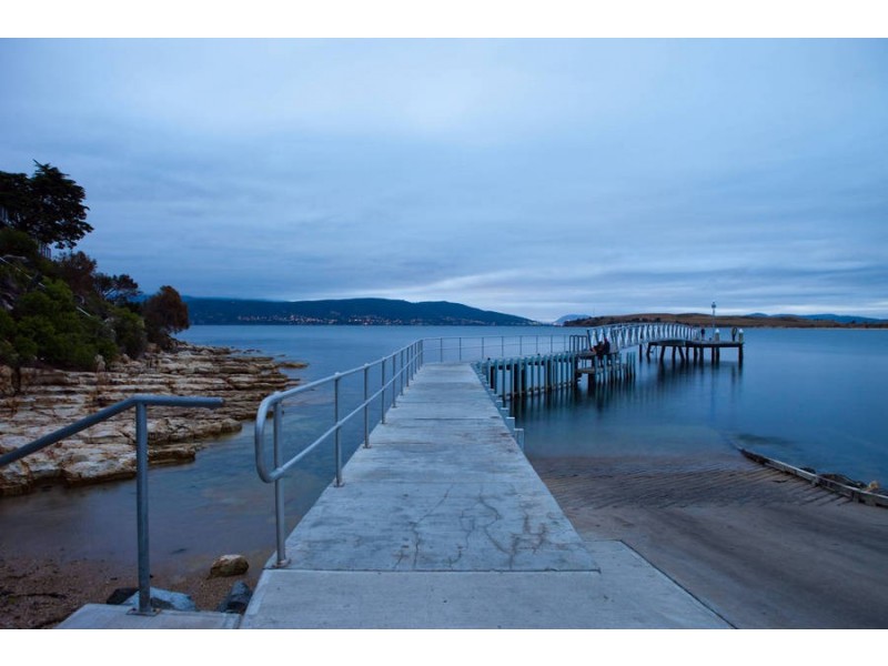 5 Gellibrand Lane, Opossum Bay TAS 7023
