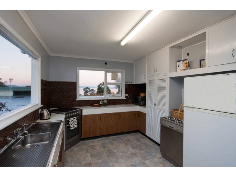 12 Norwood Avenue, Taroona TAS 7053