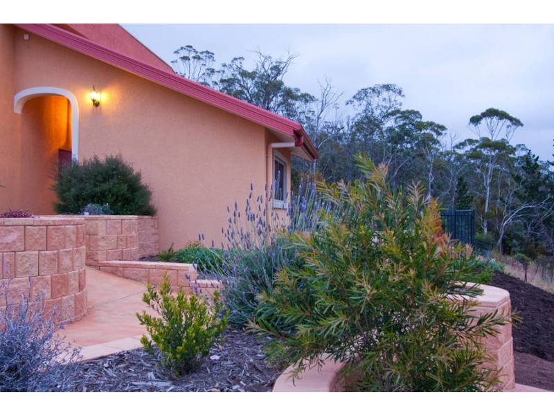 1,19 Carnation Terrace, Kingston TAS 7050