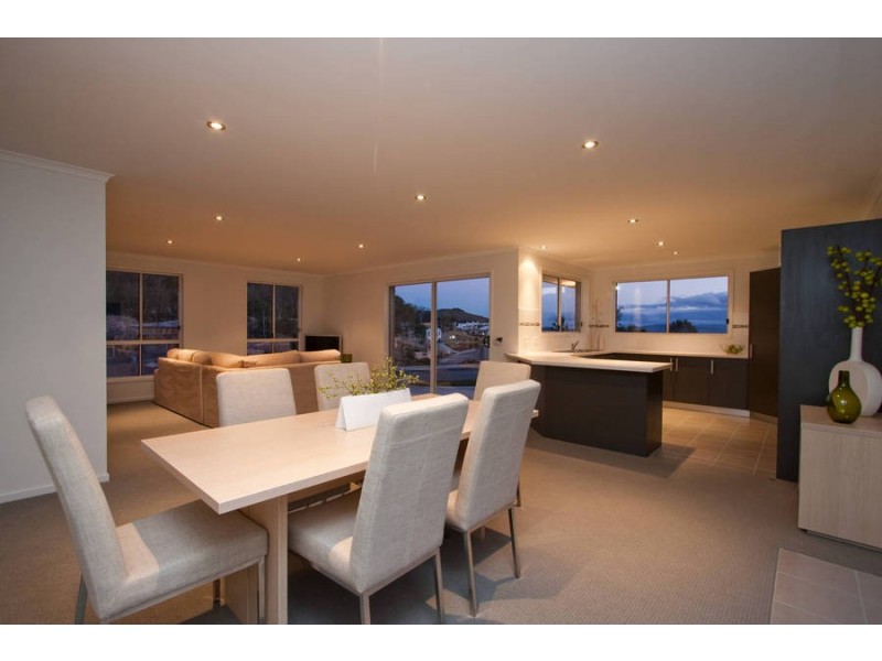 1/628 Oceana Drive, Tranmere TAS 7018
