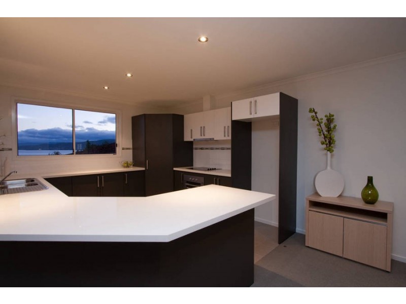 1/628 Oceana Drive, Tranmere TAS 7018