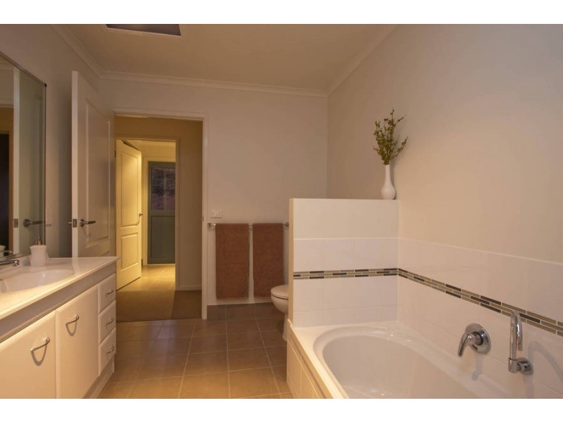 1/628 Oceana Drive, Tranmere TAS 7018