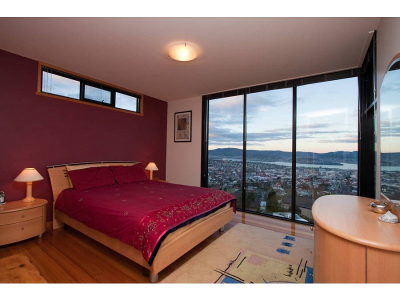 11 Danval Place, West Hobart TAS 7000