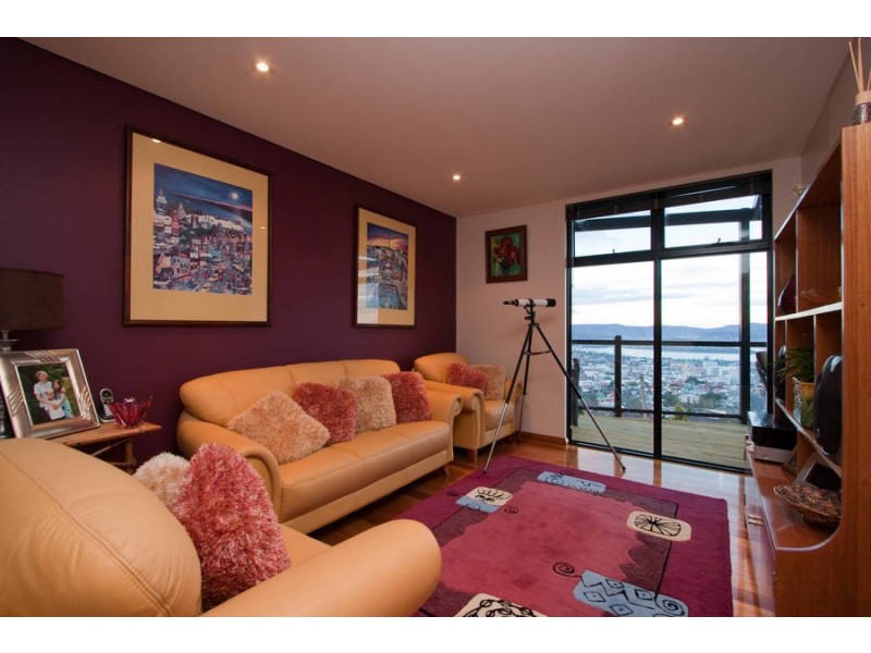 11 Danval Place, West Hobart TAS 7000