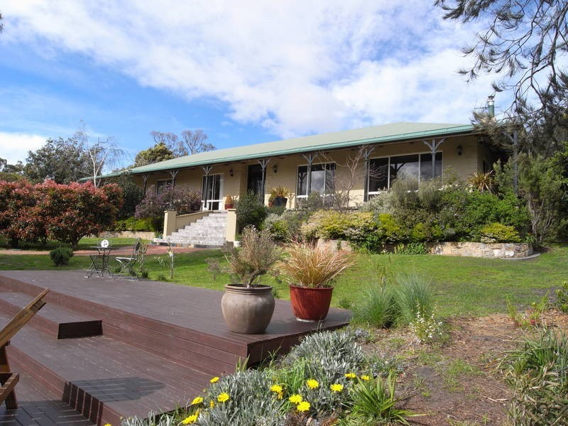 11 Hanslows Road, Cambridge TAS 7170