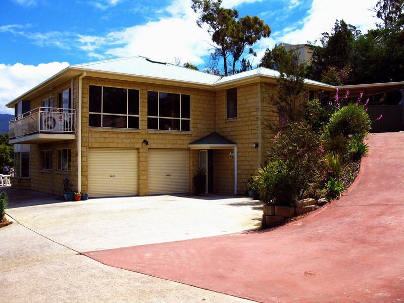 11 Grevillea Avenue, Old Beach TAS 7017