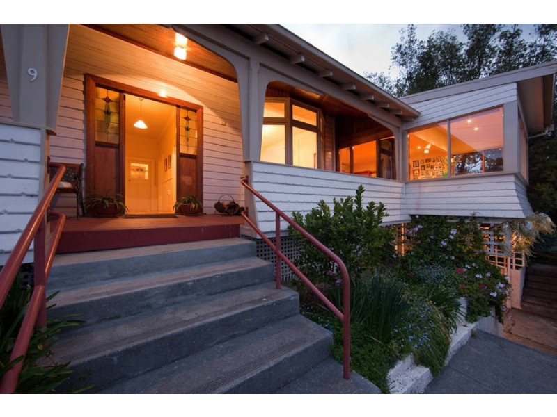 9 Red Knights Road, Sandy Bay TAS 7005