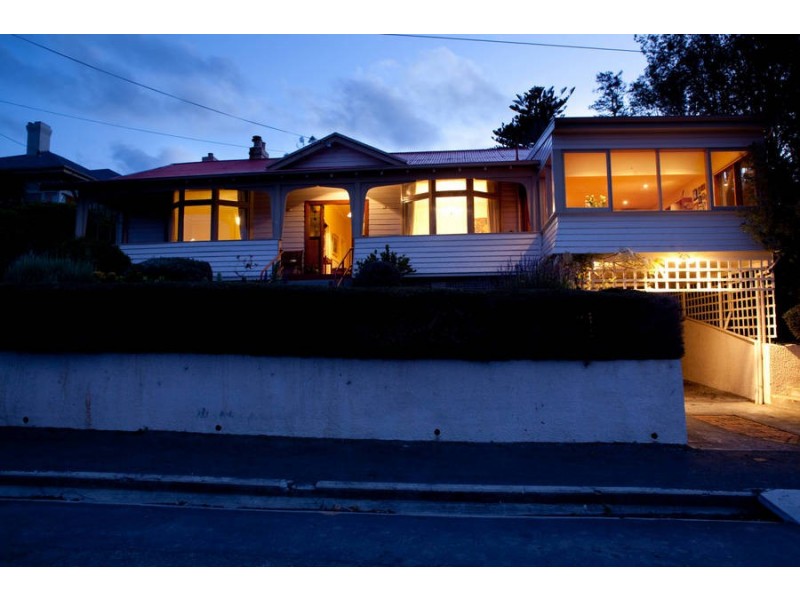 9 Red Knights Road, Sandy Bay TAS 7005