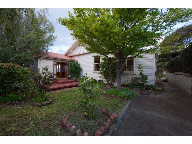 9 Red Knights Road, Sandy Bay TAS 7005