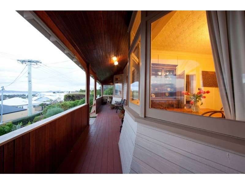 9 Red Knights Road, Sandy Bay TAS 7005