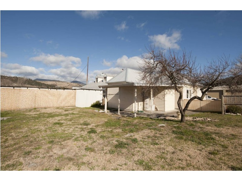 20 Charles Street, New Norfolk TAS 7140