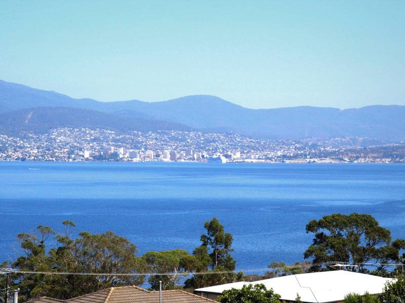 2, 16 Somerset Street, Howrah TAS 7018