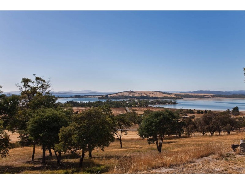 32 Delphis Drive, Sandford TAS 7020