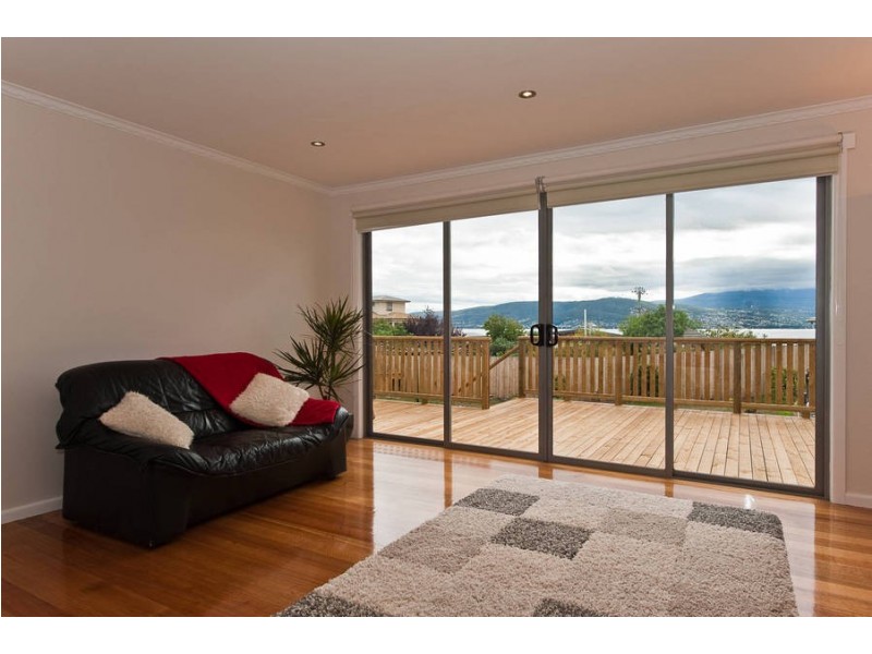 323 Carella St, Tranmere TAS 7018