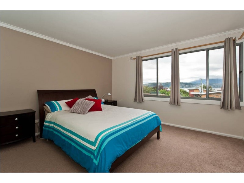 323 Carella St, Tranmere TAS 7018