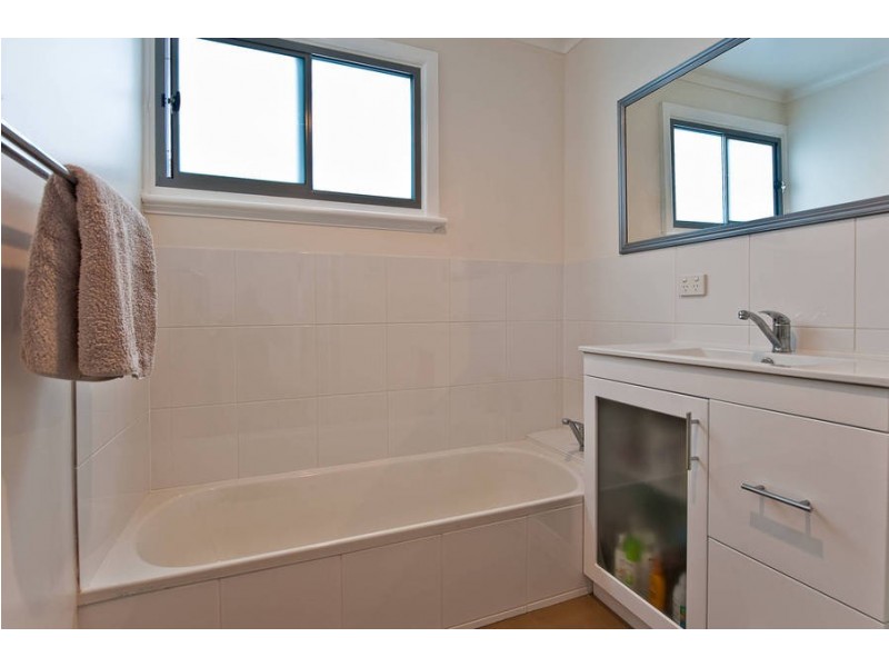 323 Carella St, Tranmere TAS 7018