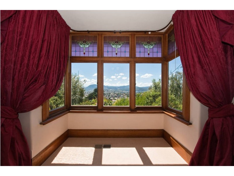 9 Auvergne Avenue, Mount Stuart TAS 7000