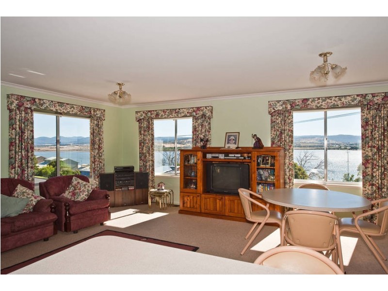 12 Esplanade, Midway Point TAS 7171