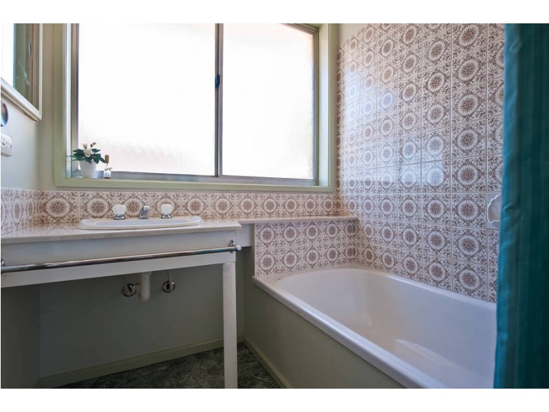 12 Esplanade, Midway Point TAS 7171