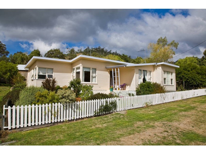 19 The Avenue, Ellendale TAS 7140