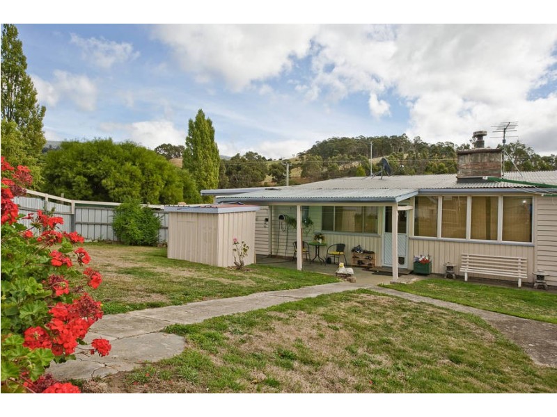 19 The Avenue, Ellendale TAS 7140