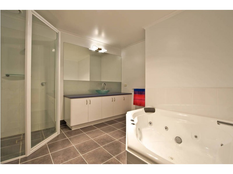 663 Oceana Drive, Tranmere TAS 7018