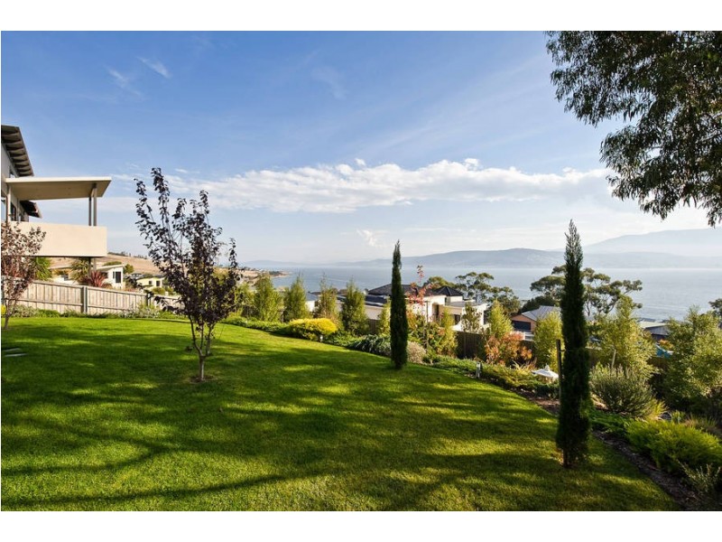 663 Oceana Drive, Tranmere TAS 7018