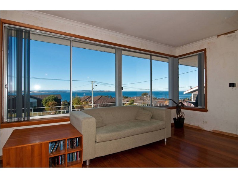 5 Kiama  Place, Blackmans Bay TAS 7052