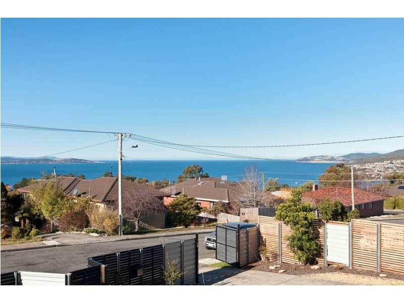 5 Kiama  Place, Blackmans Bay TAS 7052