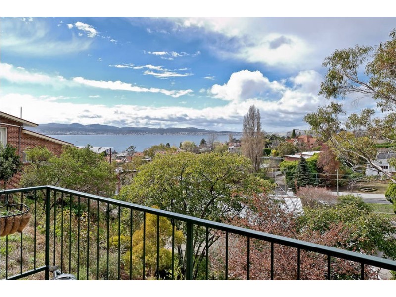 4/1 McAulay Road, Sandy Bay TAS 7005