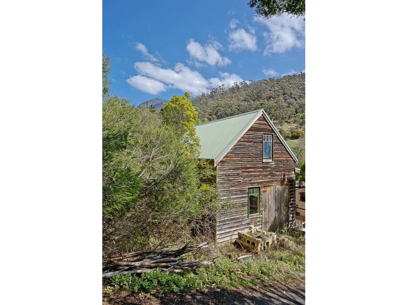 92  Brushy Creek Road, Lenah Valley TAS 7008