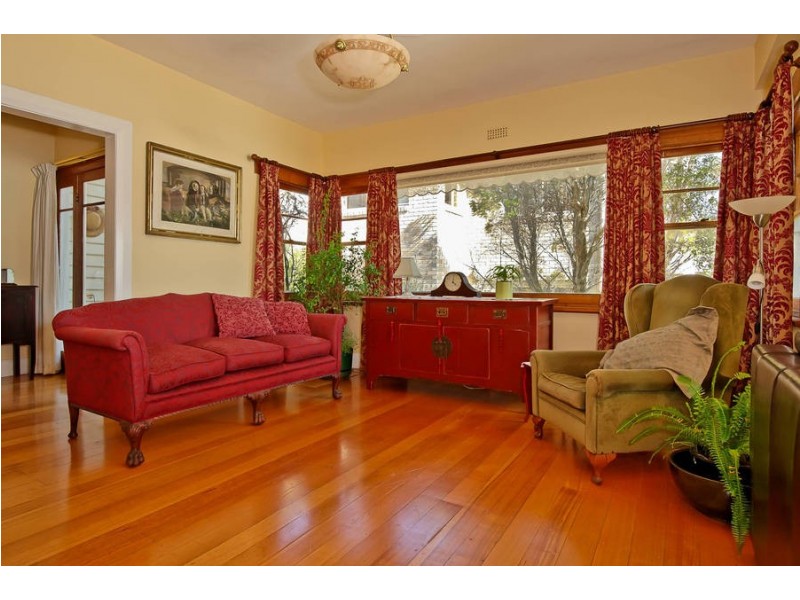 91 Derwent Avenue, Lindisfarne TAS 7015