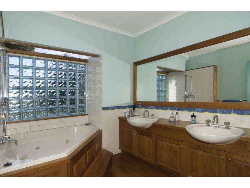 493 Shark Point Road, Penna TAS 7171