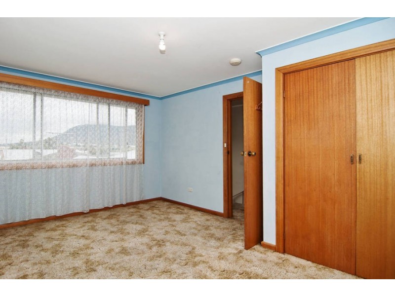 32 Gepp Parade, Derwent Park TAS 7009