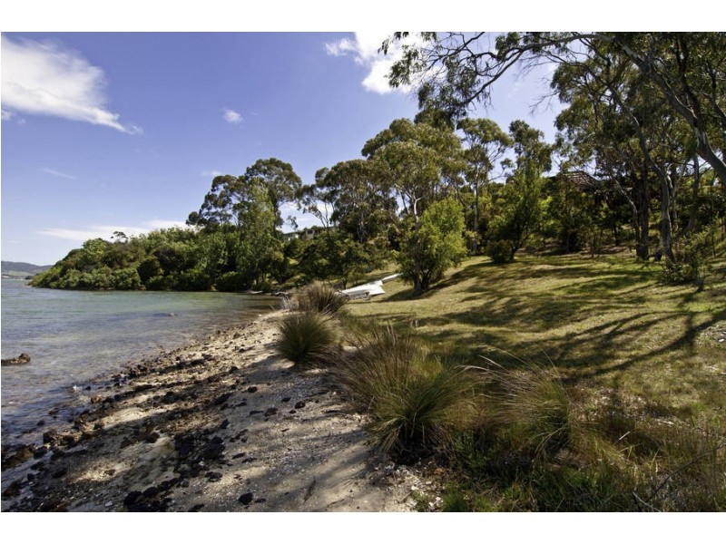 491 Shark Point Road, Penna TAS 7171